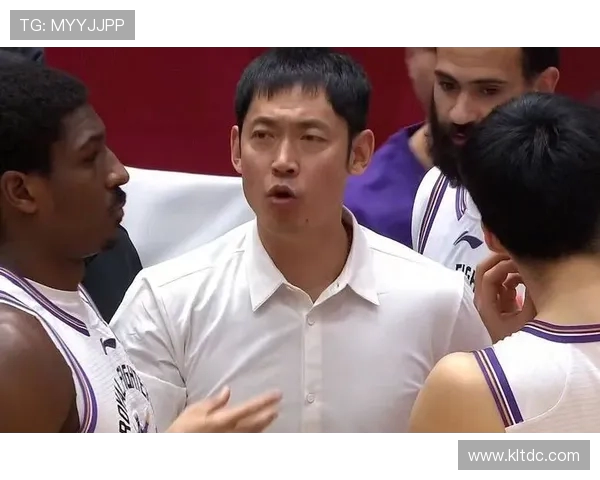 张庆鹏携队并肩前行在赛场磨砺中以团结战胜自我与困难抗衡追求荣耀 张庆鹏携队并肩前行在赛场磨砺中以团结战胜自我与困难抗衡追求荣耀